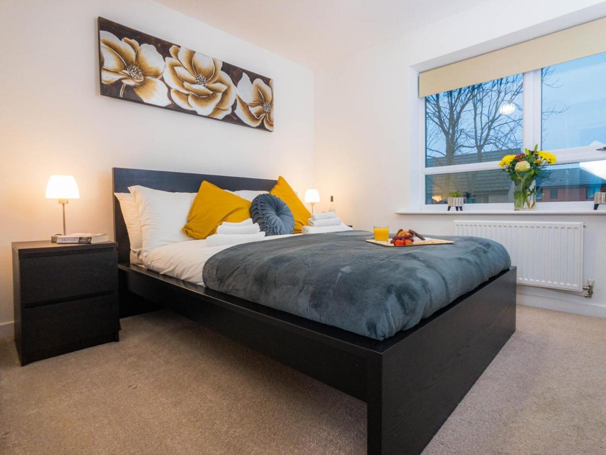 Modern 2 Bed House With Parking And Garden Villa Nottingham Bagian luar foto
