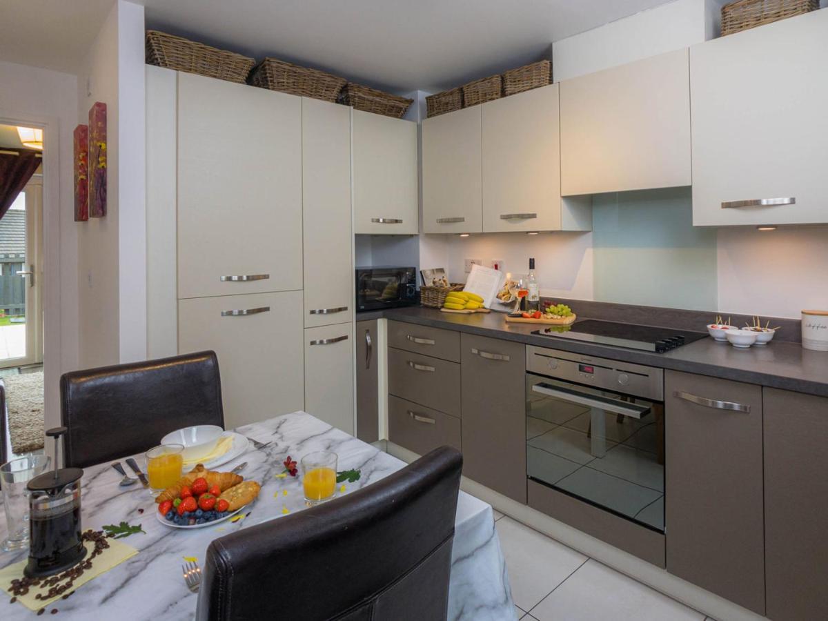 Modern 2 Bed House With Parking And Garden Villa Nottingham Bagian luar foto