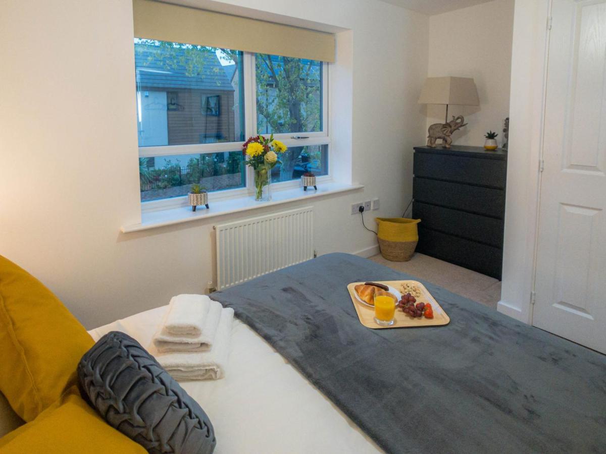 Modern 2 Bed House With Parking And Garden Villa Nottingham Bagian luar foto
